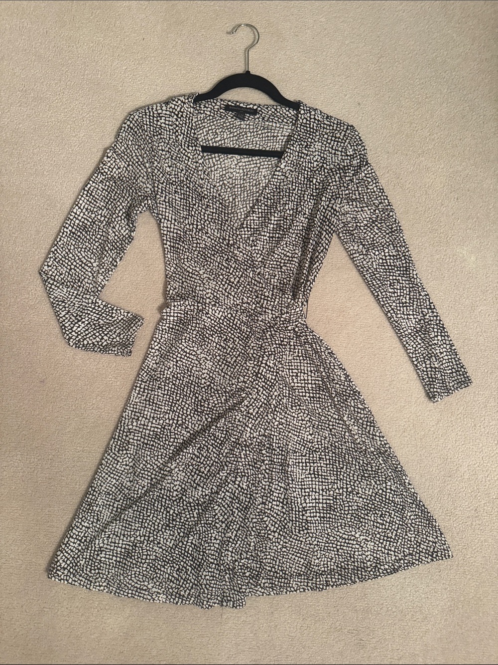 Banana Republic Black and White Patterned Wrap Dress